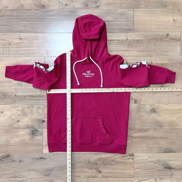 Hollister Women's Red Hoodie with White Floral Design Size L - Picture 4 of 14